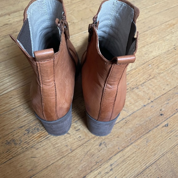 Light brown leather Casta booties - Picture 2 of 6
